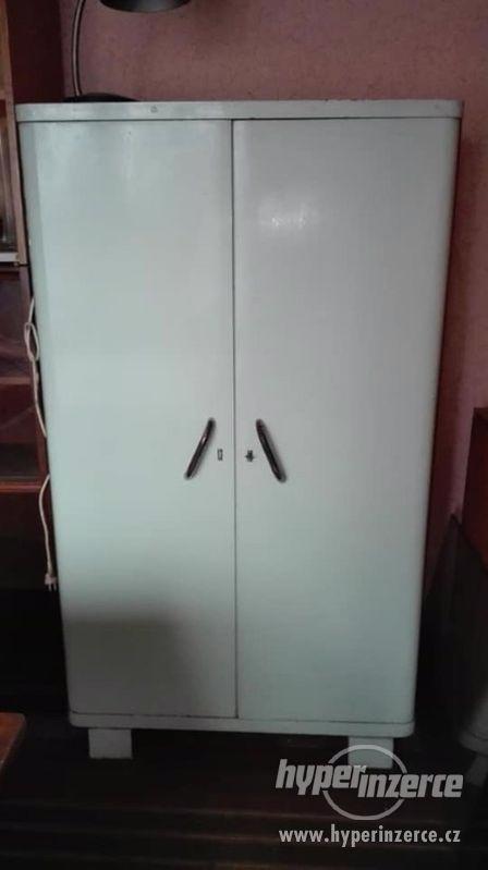 Prodáme starý nábytek - foto 3