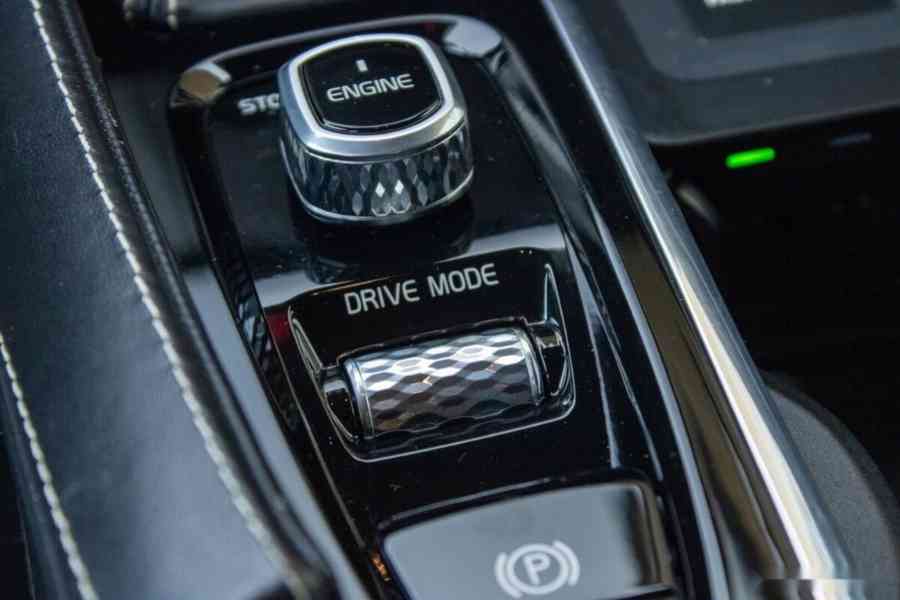 Volvo XC90 XC 90 D5 Drive-E R-Design AWD A/T AJ na SPLÁTKY - foto 18