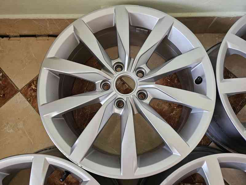 ALU DISKY VW DIJON / R17 / 5 x 112 / 7Jx17 / ET49 - foto 5