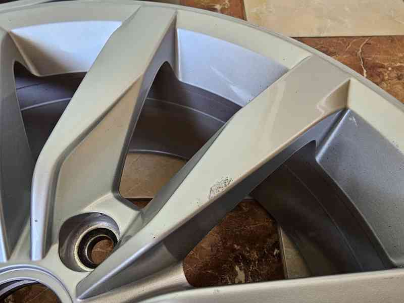 ALU DISKY VW DIJON / R17 / 5 x 112 / 7Jx17 / ET49 - foto 9