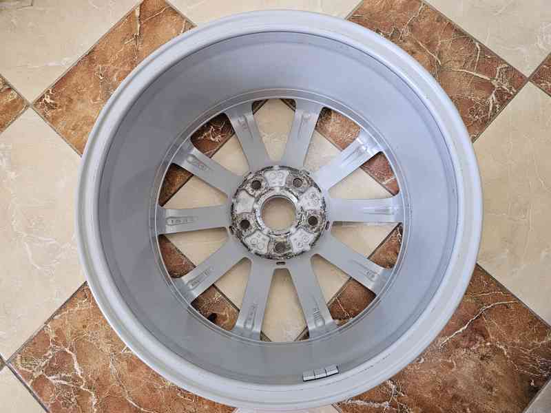 ALU DISKY VW DIJON / R17 / 5 x 112 / 7Jx17 / ET49 - foto 7