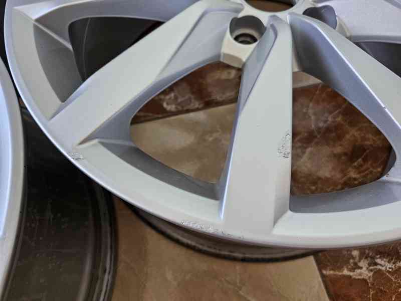 ALU DISKY VW DIJON / R17 / 5 x 112 / 7Jx17 / ET49 - foto 12