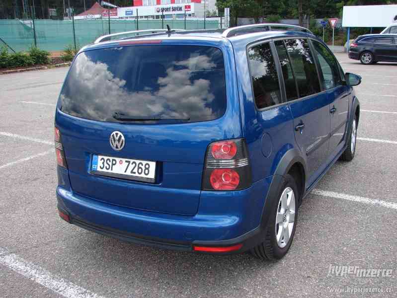 VW Touran 1.9 TDI Cross r.v.2010 AUTOMAT Koup. ČR serv.kníž - foto 4