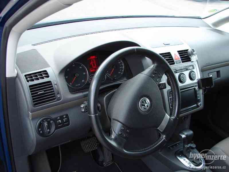 VW Touran 1.9 TDI Cross r.v.2010 AUTOMAT Koup. ČR serv.kníž - foto 5