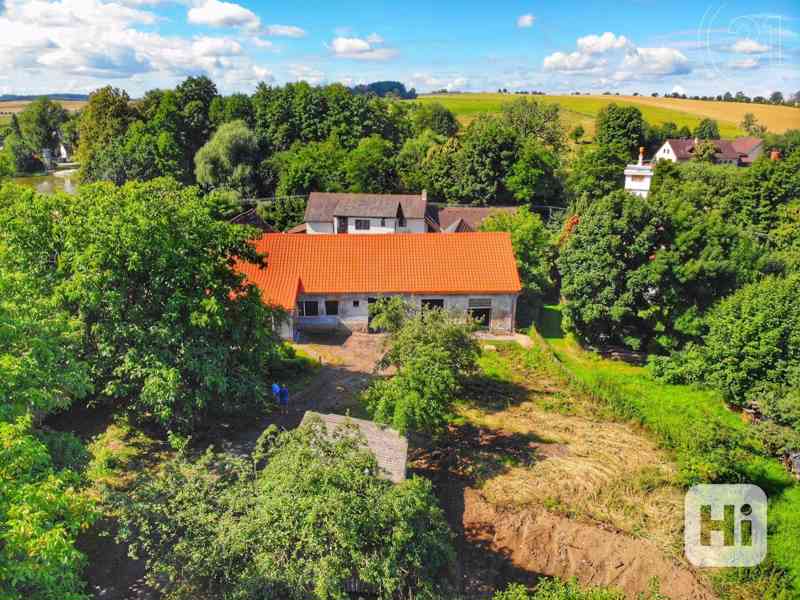 Rodinný dům 180m2 s krásným slunným pozemkem 2 198m2, Nesvačily u Bystřice - foto 9