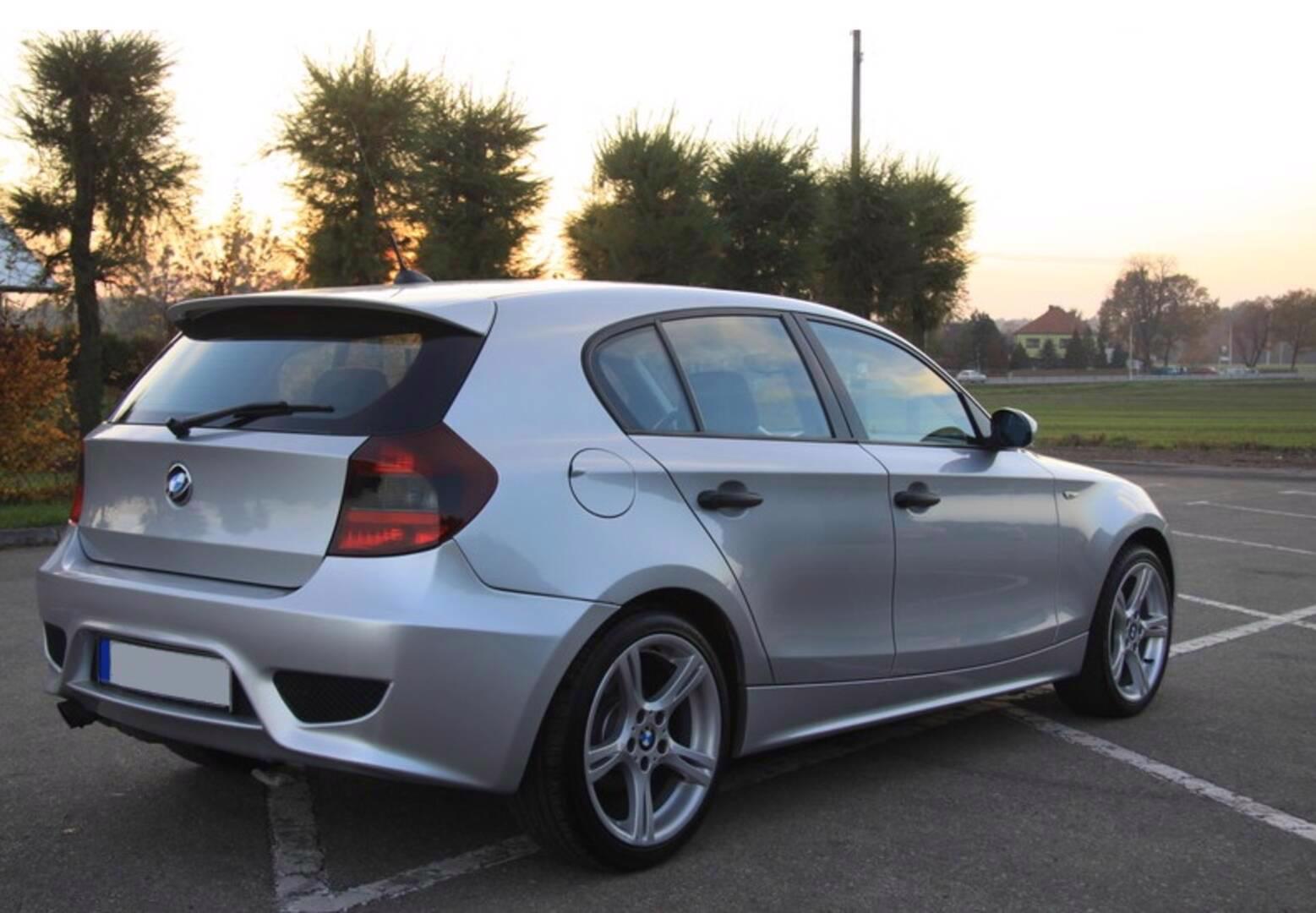 kridlo BMW e81 e87 I 1 04-12 - foto 1