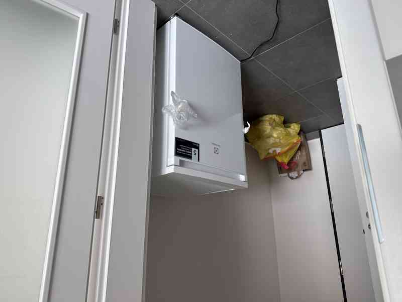 zcela super  nová nepoužitá lednička ELECTROLUX LXB1SE11W0 - foto 2