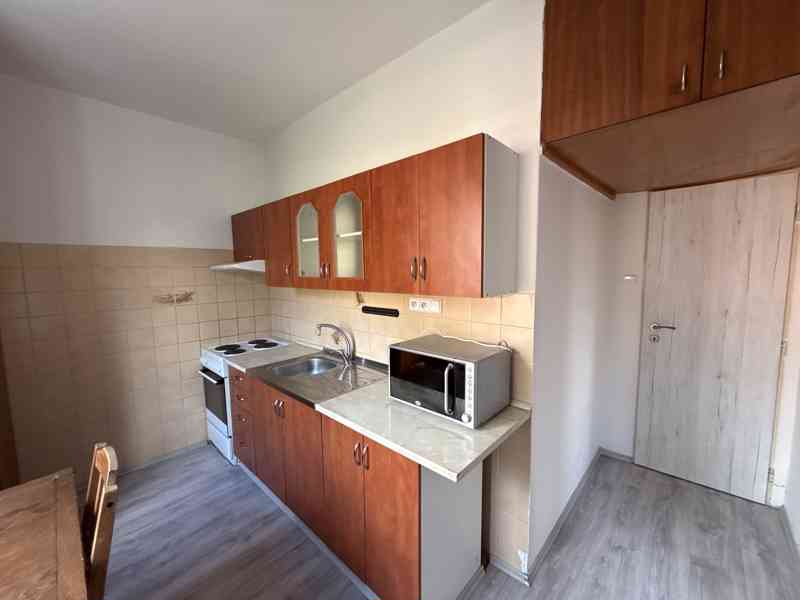 NABÍDKA PRONÁJMU BYTU 3+1 S BALKÓNEM V IVANČICÍCH  - foto 11