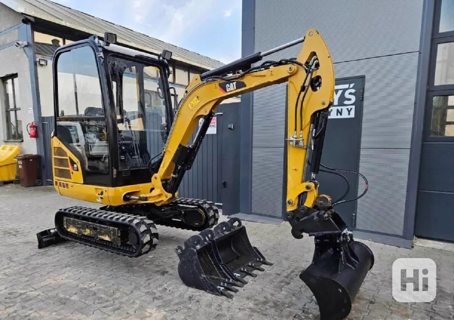 top minibagr 2015 Caterpillar 301.7 D - foto 1