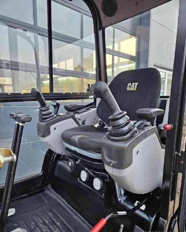 top minibagr 2015 Caterpillar 301.7 D - foto 2