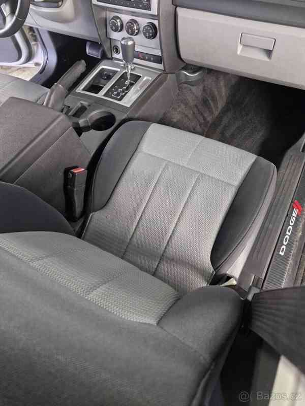 Dodge Nitro 2,8   L CRD - foto 14