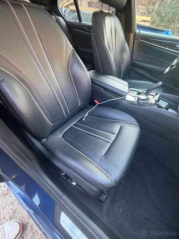 BMW Řada 5 3,0   530d - foto 14
