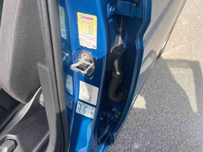 Volkswagen Touran 2,0 TDI 110kW - foto 10