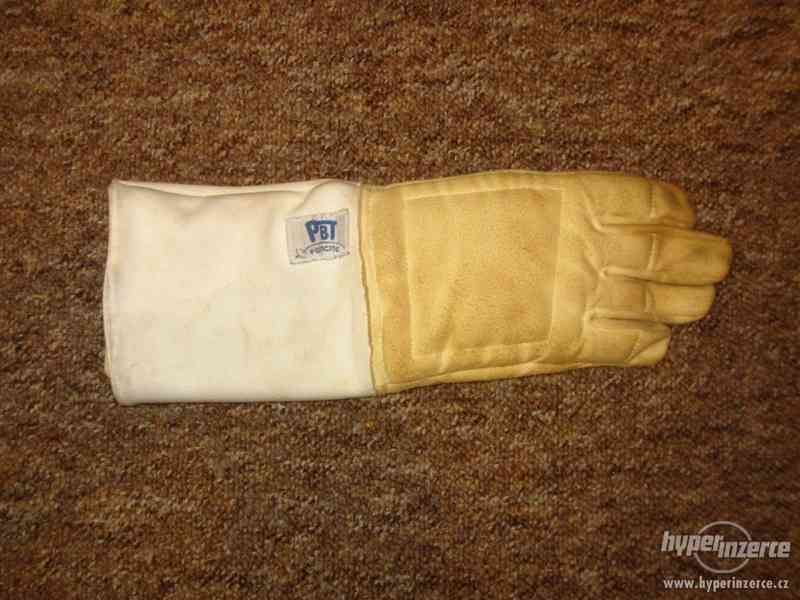 Šermířská rukavice pravá, PBT fencing, velikost 7. - foto 1