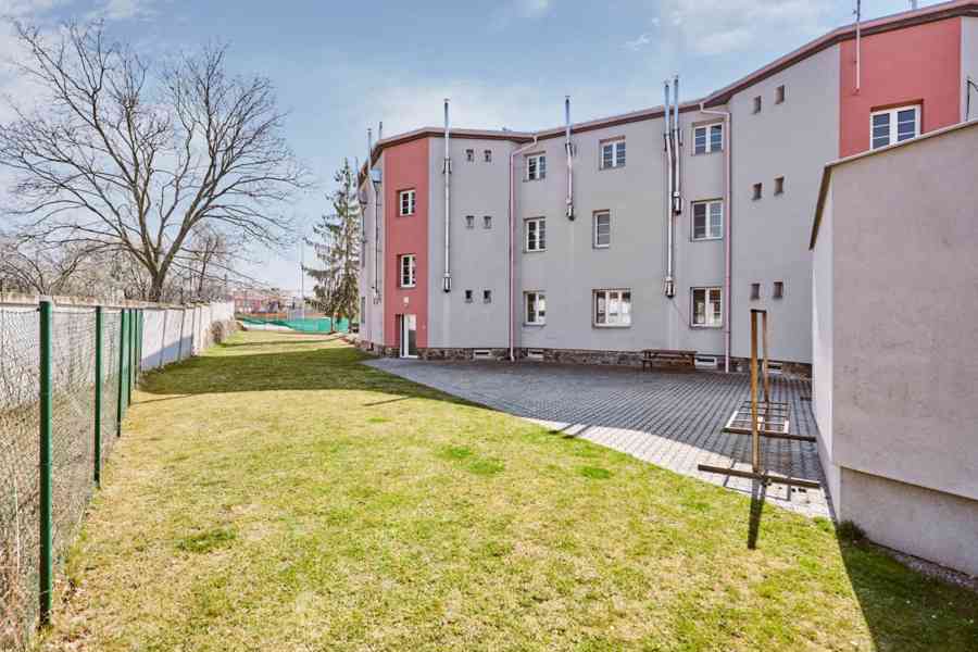 Prodej bytu 1+1, plocha 52,7 m2, přízemí, Praha 10 Hostivař - foto 1