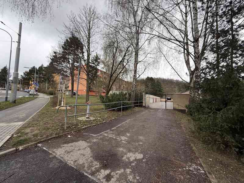 NABÍDKA PRONÁJMU GARÁŽE  V BRNĚ – KOMÍNĚ, NA ULICI ŘEZÁČOVA - foto 16