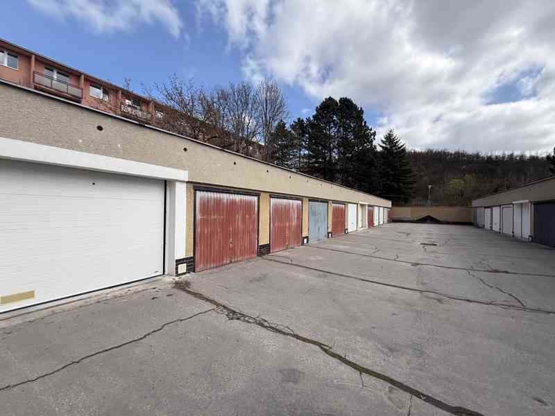 NABÍDKA PRONÁJMU GARÁŽE  V BRNĚ – KOMÍNĚ, NA ULICI ŘEZÁČOVA - foto 13