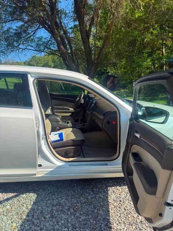 Lancia Thema 3,0   V6 CRD, 176 kW, 2012 - foto 5