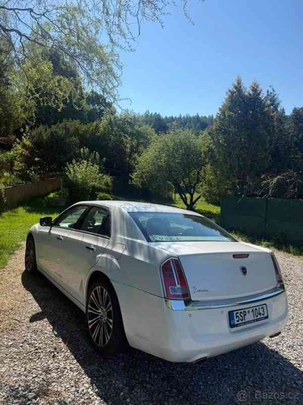 Lancia Thema 3,0   V6 CRD, 176 kW, 2012 - foto 2