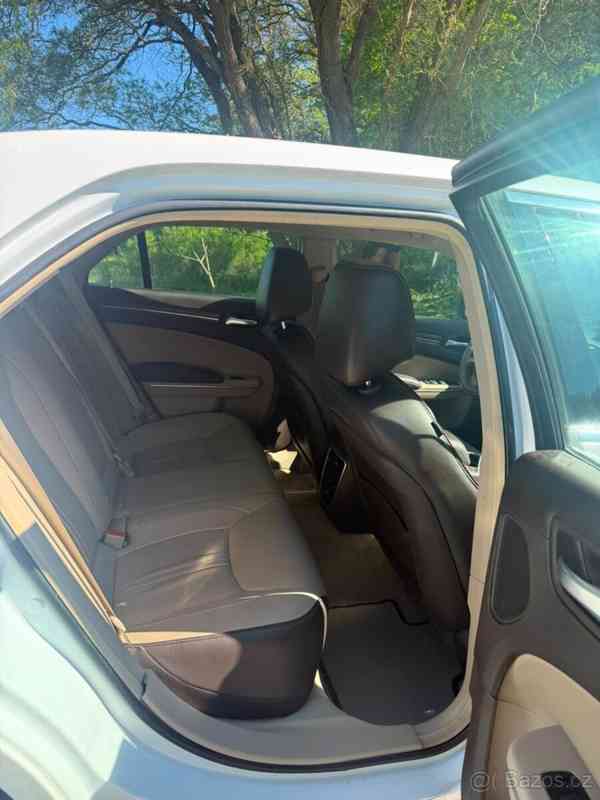 Lancia Thema 3,0   V6 CRD, 176 kW, 2012 - foto 3
