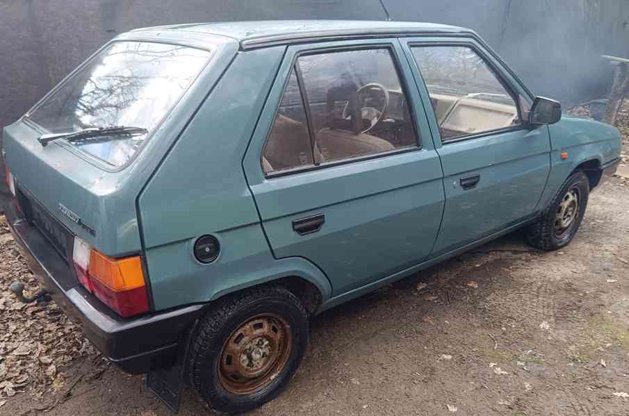 Škoda Favorit - foto 1