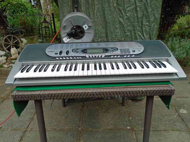 Elektrické klávesy Casio CTK 573 pěkné funkční 61 kláves - foto 5