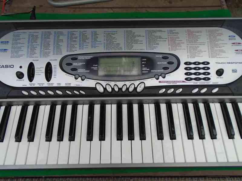 Elektrické klávesy Casio CTK 573 pěkné funkční 61 kláves - foto 3