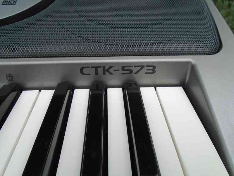 Elektrické klávesy Casio CTK 573 pěkné funkční 61 kláves - foto 6