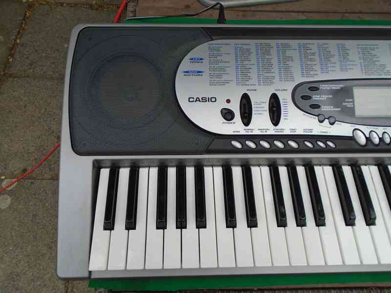 Elektrické klávesy Casio CTK 573 pěkné funkční 61 kláves - foto 2