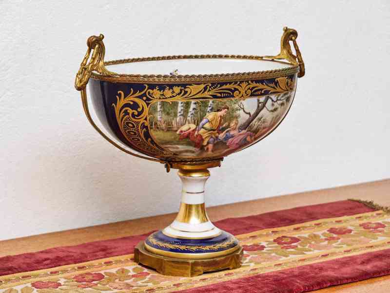 Francouzský ručně malovaný porcelánový nástolec – Porcelaine - foto 4