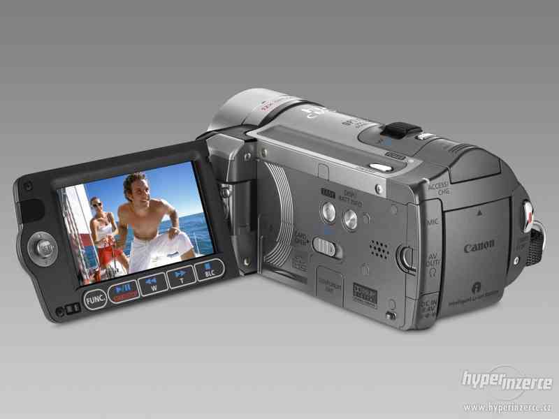 Full hd kamera canon hf100 + 2. baterie + 8GB SD + brašna - foto 2