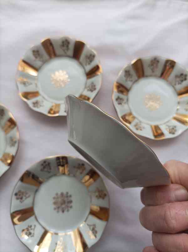 Porcelán Lesov - talířky  - foto 3