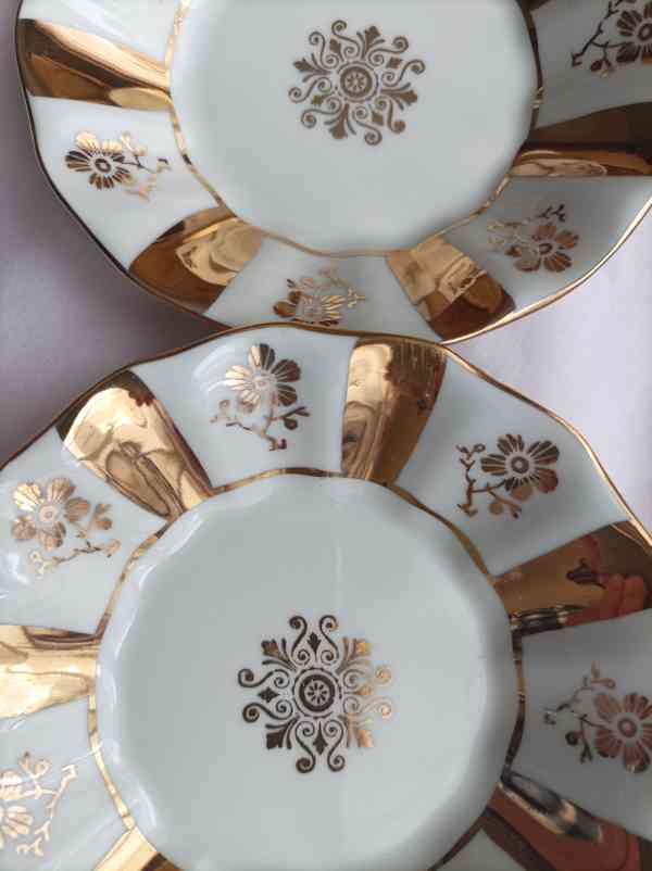 Porcelán Lesov - talířky  - foto 7