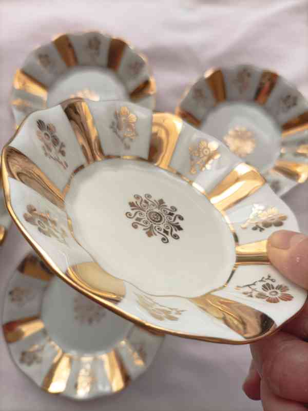 Porcelán Lesov - talířky  - foto 4