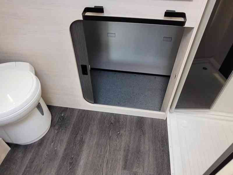 Ford 170PS Automat, Challenger 260 Premium Graphite Paket - foto 25