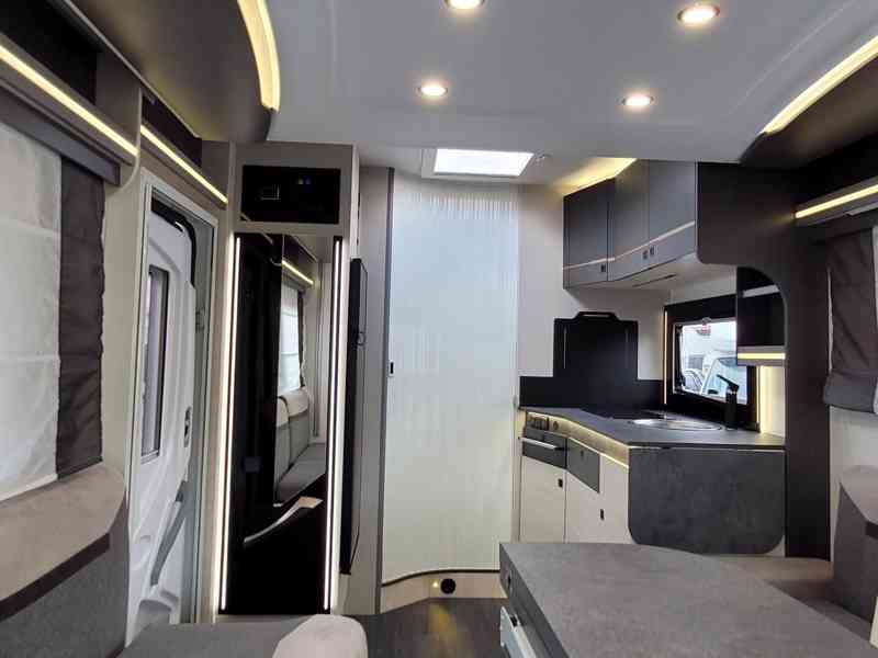 Ford 170PS Automat, Challenger 260 Premium Graphite Paket - foto 19