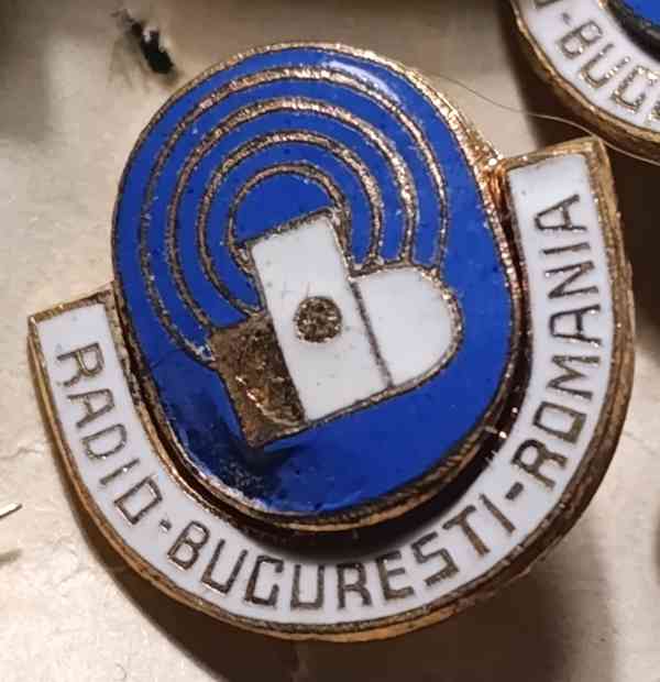 Sběratelský odznak Radio Bucuresti Romania - foto 2