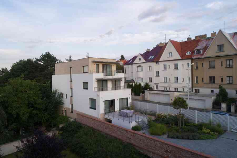 Prodej vily 440 m², pozemek 434 m²  Praha 6 - Břevnov - foto 3