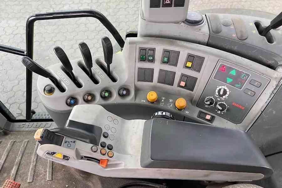 Traktor Claas Arion 620 CIS - foto 12