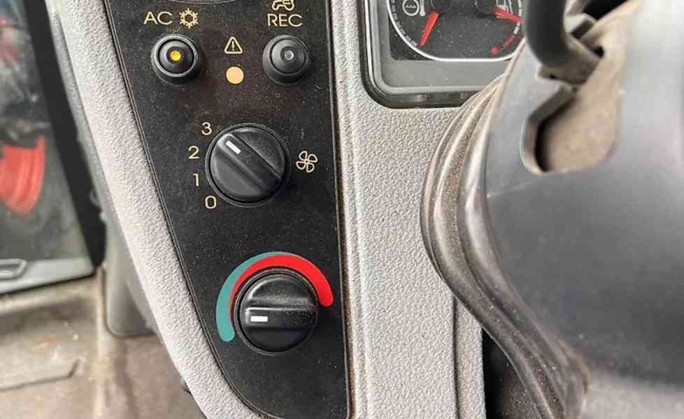 Traktor Claas Arion 620 CIS - foto 10