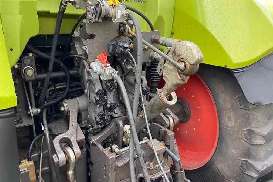 Traktor Claas Arion 620 CIS - foto 6