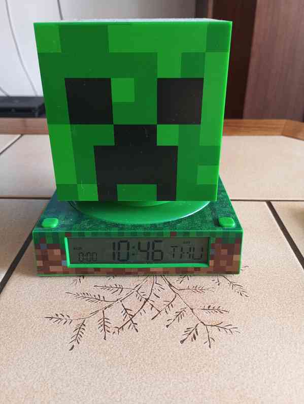 3D lampička a hodinami Minecraft 