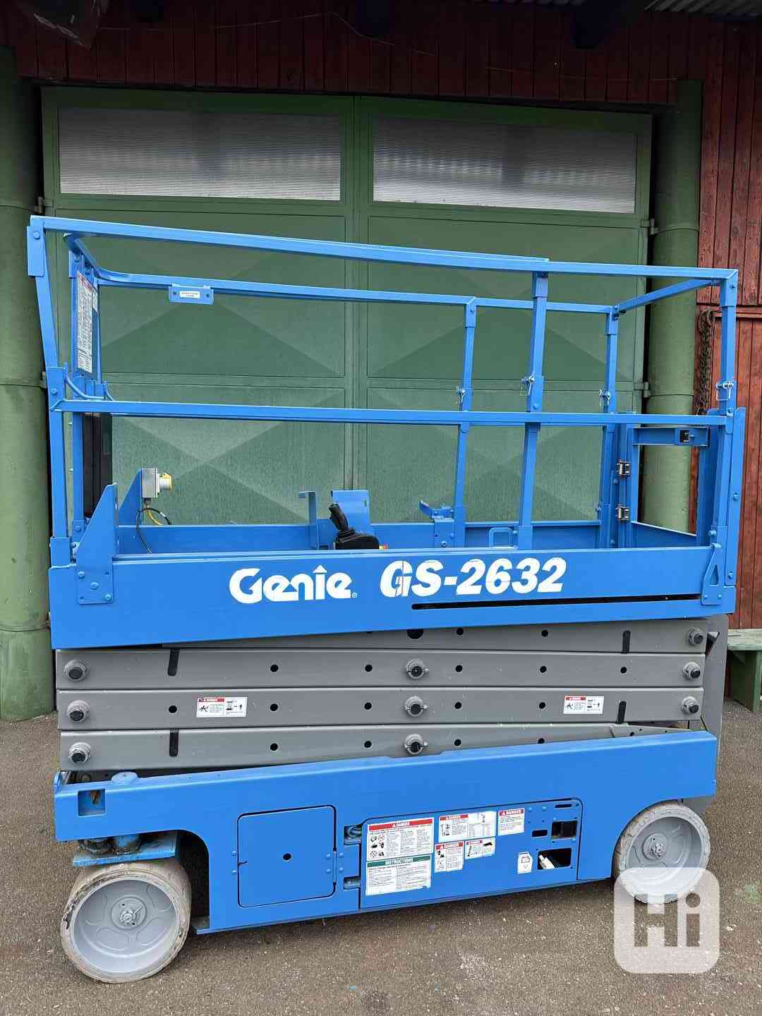 Pracovní nůžková aku plošina Genie GS 2632 - foto 1