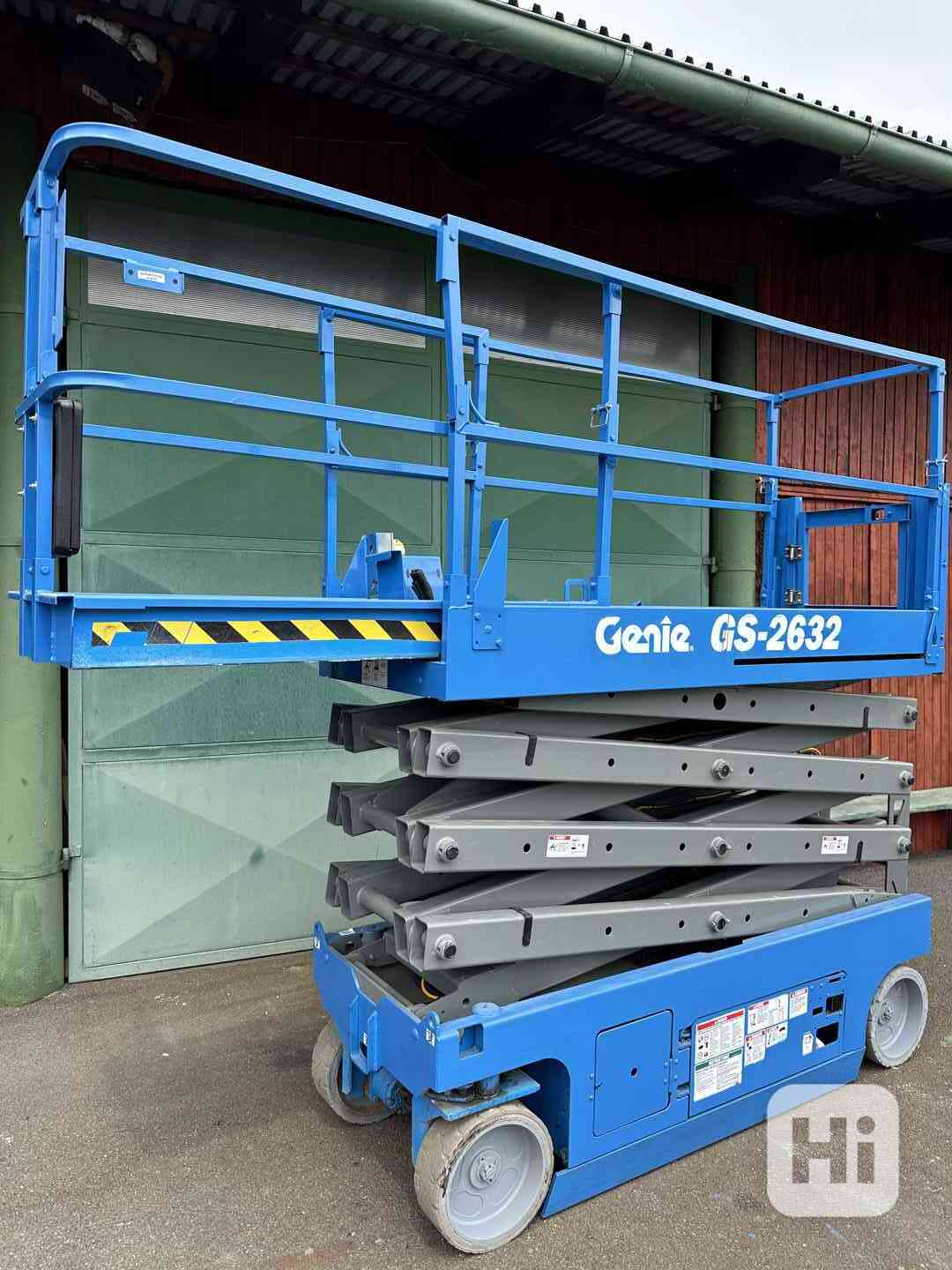 Pracovní nůžková aku plošina Genie GS 2632 - foto 1