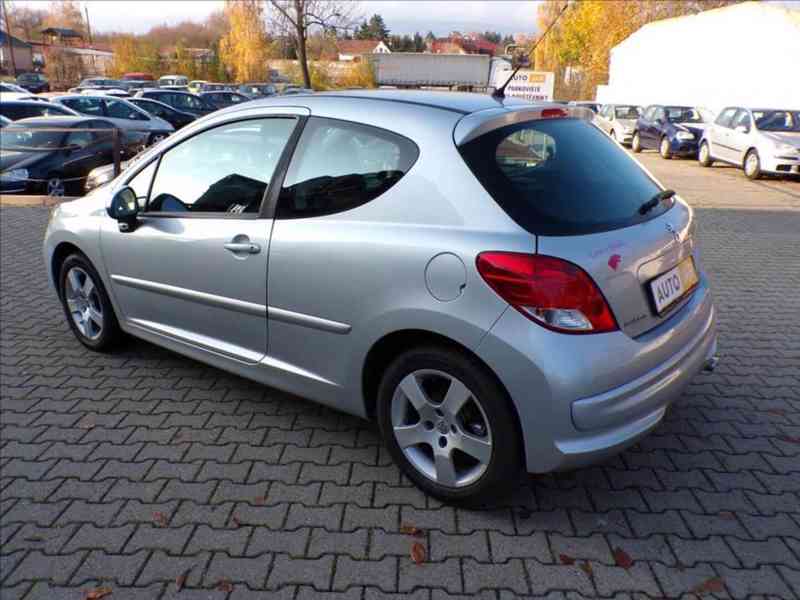 Peugeot 207 1,6 i SPORT-HNED ODJÍŽDÍTE - foto 4