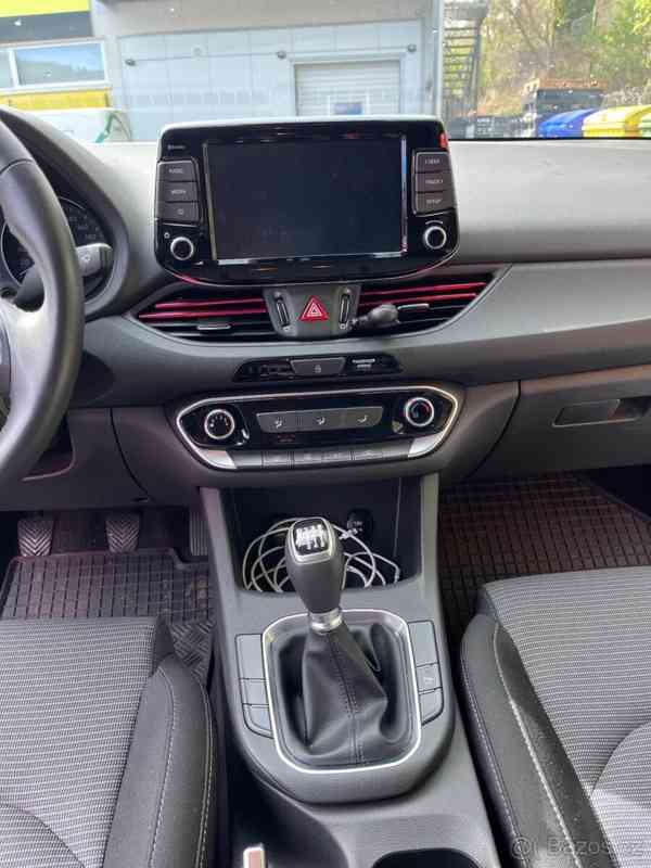 Hyundai i30 1,0   Fastback - foto 12