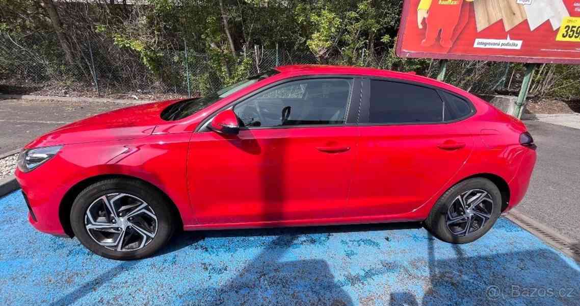 Hyundai i30 1,0   Fastback - foto 4