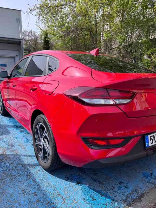 Hyundai i30 1,0   Fastback - foto 7