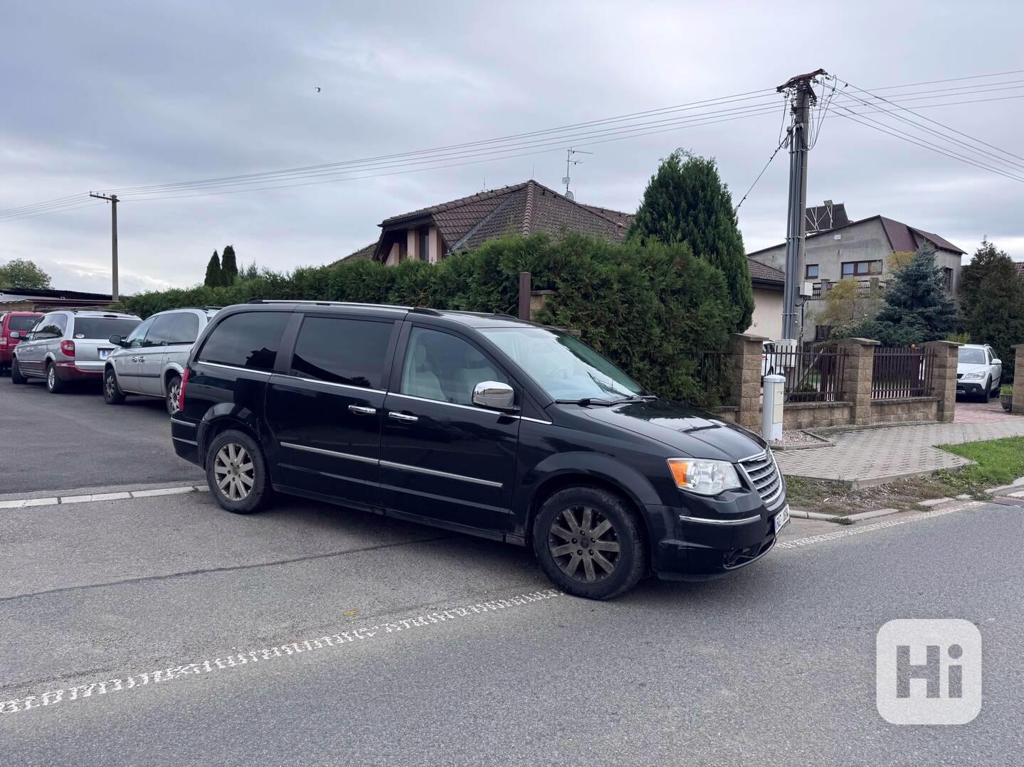 Chrysler Grand Voyager 2,8 CRDi RT 2010 - foto 1