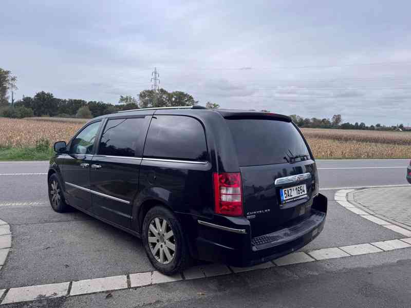 Chrysler Grand Voyager 2,8 CRDi RT 2010 - foto 3